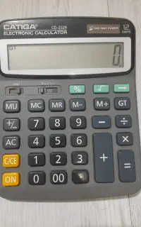 دو عدد ماشین حساب رومیزی و مهندسی