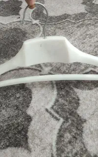 چوب لباسی دونه 4هزار تومن