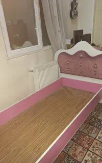 تخت نوجوان  دختر