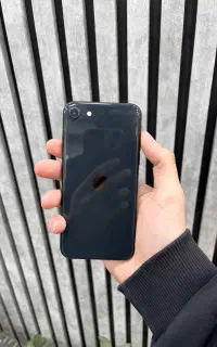 ایفون se2020