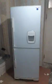 یک عدد یخجال بدون برفک اورست در حد نونو