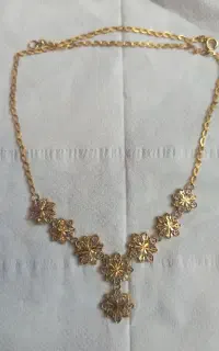 گردنبند طلا زیبا وتمیز