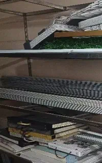 تعدادی آلبوم کاغذ دیواری برای ساخت پاکت پول