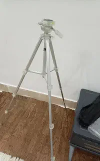 سه پایه دوربین