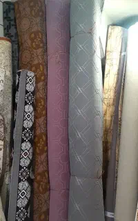 موکت تازه تقریبا ۲۵ رنگ آمیزی دارم نو هستش