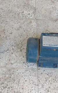 پمپ آب خانگی و جک قدیمی