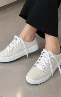 کتونی فقط یه تومن