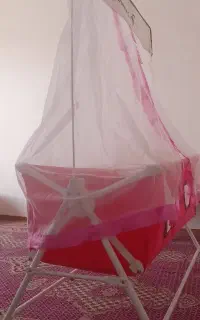 گهواره نوزاد دخترانه