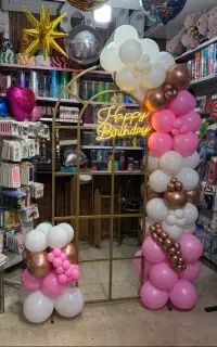 بادکنک آرایی با میز و استند فقط ۱/۲۸۰/۰۰۰