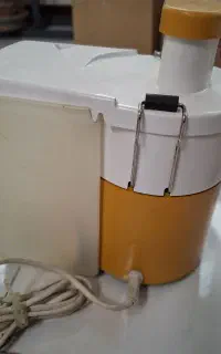 ابمیوه گیری آاگ