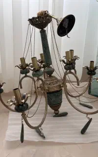 لوستر و آیینه با نور