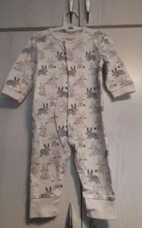 چند دست لباس بچه