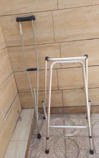 واکر و عصای فلزی