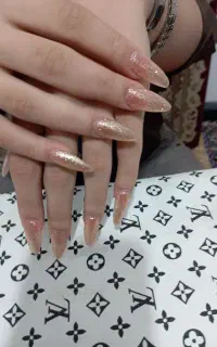 کاشت ناخن