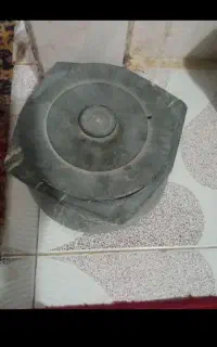 دیگه سنگی تهش یک ترک داره