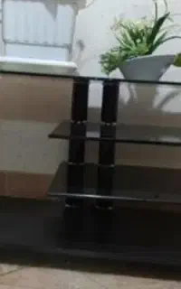 میز تلویزیون شیشه ای سالم