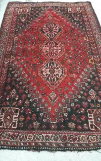 فرش دستبافت با قدمت ۸۰ سال سالم و کمیاب