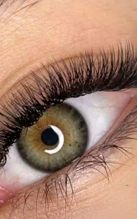 خدمات اکستنشن مژه و لیفت مژه و ابرو