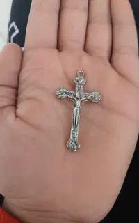 صلیب گردنبند در حد نو