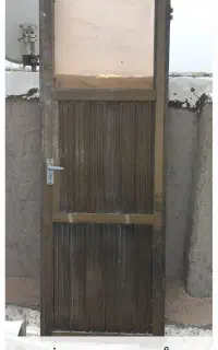درب حمام و سرویس دستشویی