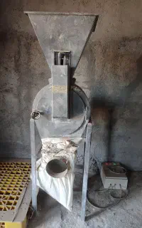 آسیاب و پودرکن مواد غذائی و مواد سخت معدنی