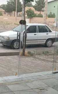 راننده با ماشین
