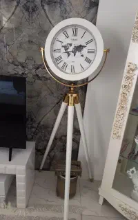 ساعت ایستاده