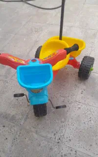 سه چرخه یا دوچرخه کودک و بچگانه