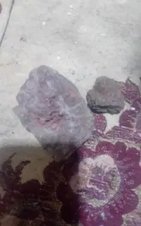دوعددسنگ مشکوک به شهاب‌سنگ