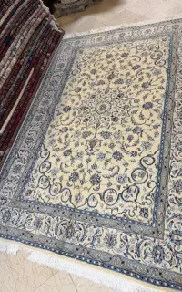 فرش نایین گل ابریشم ۶ متری