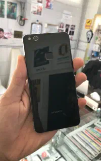 گوشی p10lite سالم  با لوازم