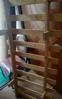 تخت خواب و میز مطالعه