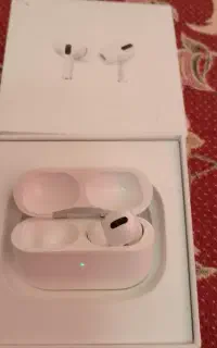 ایرپاد پرو اپل اصلی سمت راست با کیس