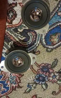 ۲ عدد تیوتر با قیمت مناسب و سالم نو