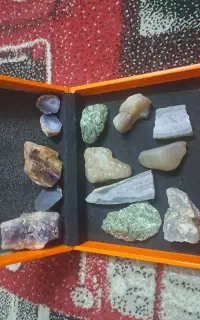 چند عدد سنگ گرون قیمت