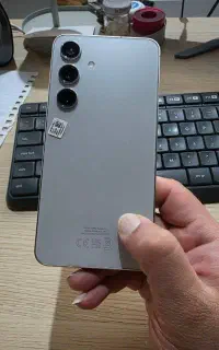 Samsung galaxy S24 normal