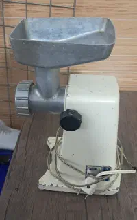 چرخ گوشت قدیمی