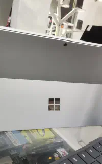 سرفیس پرو ۶  پردازنده i7 رم ۱۶ حافظه ۵۱۲ تروتمیز