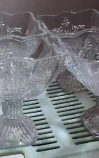 ۶ عدد لیوان شیشه ای کاملا نو به فروش میرسد