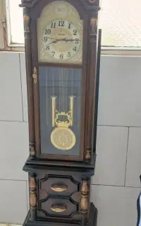 فروش ساعت ایستاده در حد نو