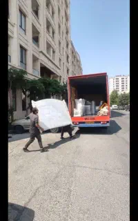 کارگر تمیز کاری خانه و اسباب کشی