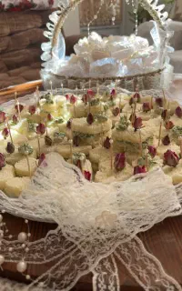 گیفت عقدعروسی حنابندون،استندحلقه،دسته گل،نون پنیر