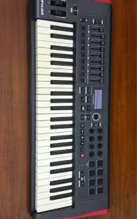 میدی کنترلر ۴۹ کلاویه نیمه سنگین