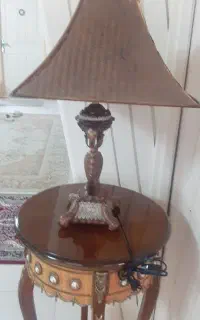 میز وآباژور آنتیک