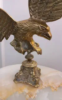 عقاب برنزی