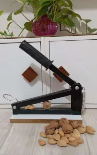 بادام و گردو شکن