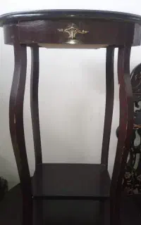 میز تلفن سالم زیاده استفاده شده نیس