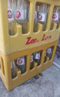 جعبه و شیشه نوشابه