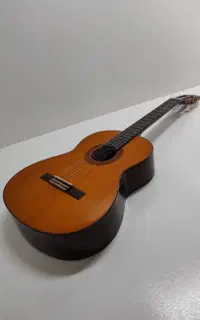 گیتار Yamaha C70