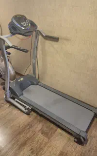 تردمیل فلکس . سالم و آماده استفاده